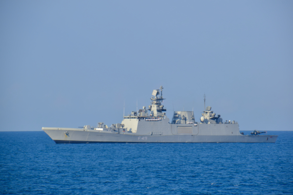 高市任日本首相当日 印度护卫舰访横须贺