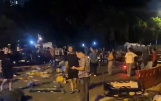 中共阅兵前夜 广州男子驾车撞人群 多人死伤