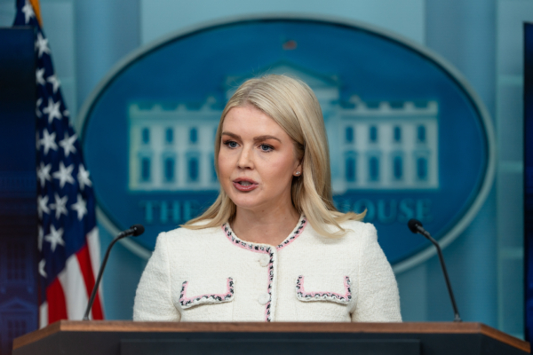 白宫：H-1B签证遭遇滥用 费用调涨“合法”