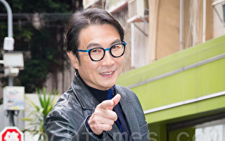 港星刘松仁近照曝光 曾被传中风靠拐杖行路