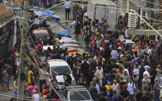 巴西警方扫毒酿史上最血腥行动 至少119人丧生