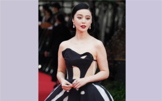 范冰冰东京影展抢镜 走红毯一路为影迷签名