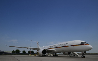 柏林机场因无人机入侵一度暂停航班运作