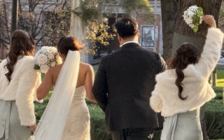 中国多地发消费券鼓励结婚 引热议