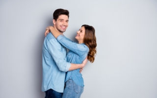 研究证实 每天获得拥抱的人比较不会忧郁