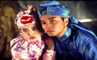 王祖贤与粉丝合照 曝昔日穿高跟鞋对戏男星秘辛