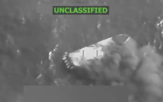 美军空袭东太平洋贩毒船 击毙两名恐怖分子