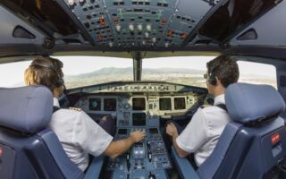 为什么飞行员在通讯时会说“Roger”？