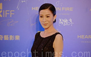 佘诗曼为许绍雄筹备后事 承诺照顾其家人