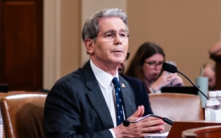 美财长：无论最高法院如何裁决 关税将保留