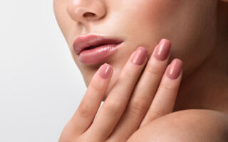 一天可赚3000美元 美国专业手模谈工作经验