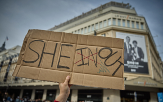 Shein陷丑闻 巴黎门市开张日 在线服务被禁