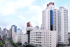 湖南省人民医院副院长出轨主任医师 两人被停职