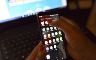 长期熬夜刷手机 浙江30岁小伙智力退回3岁