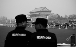 知情者曝天安门广场每日部署逾千警力