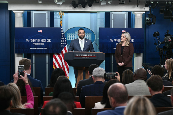 FBI局长：中方承诺停止生产芬太尼前体