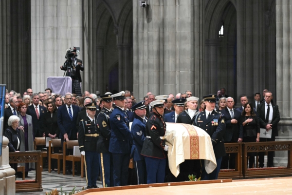 前美副总统切尼葬礼在华盛顿国家大教堂举行