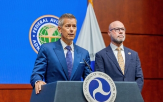 FAA发1万美元奖金 奖励政府停摆期间全勤员工