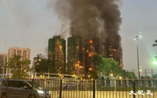 王友群:香港为何发生百年不遇大火灾