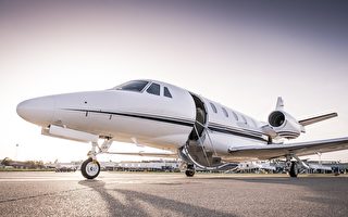 在私人飞机上服务富豪 空姐分享奇特经历