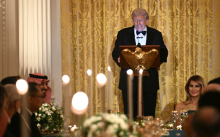 川普在白宫宴请沙特王储 C罗现身 巴伦追星