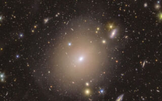 欧几里德太空望远镜拍到罕见爱因斯坦环