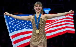 退役三年 美华裔天才花滑女孩赢得世界冠军