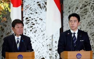 军机遭歼-15一天两次雷达照射 日本强烈抗议