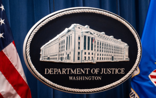 美起诉两中国男子 控其大量走私先进芯片