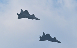 沈舟:中共军方恐吓日本 反自曝窘相(下)