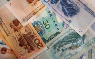 前IMF首席经济学家：人民币汇率被高估了