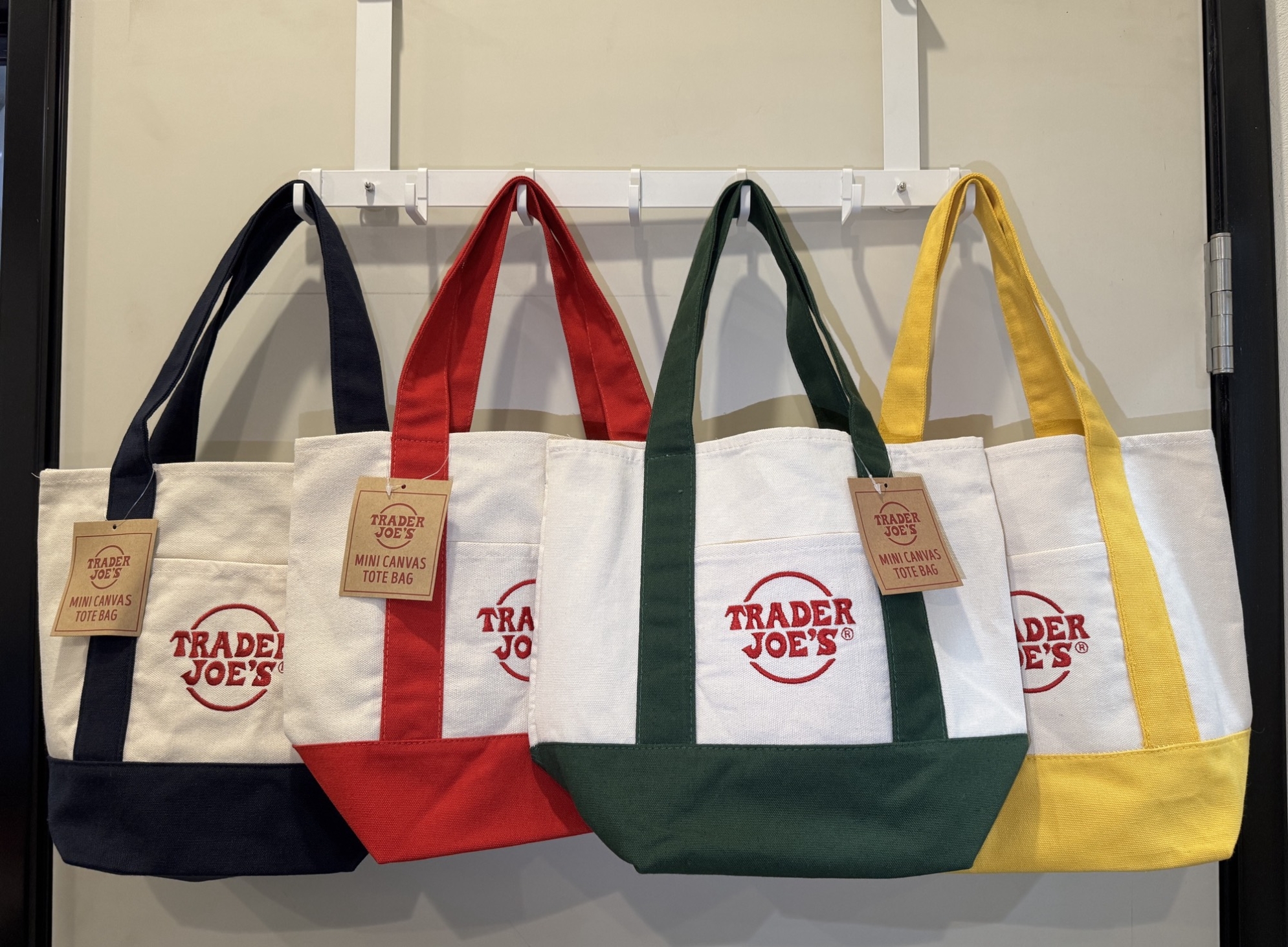 Trader Joe's迷你帆布包3美元 再掀抢购潮