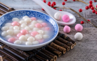 冬至为什么要吃红白汤圆？