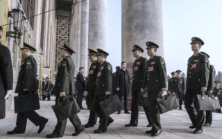 中共内讧阴云下晋升两上将 背景引关注