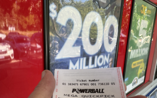 悉尼男子抽屉发现遗忘五周彩票 中奖140多万