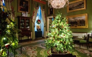 组图:白宫圣诞装饰 彰显家是心灵之归宿