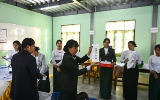 中共支持的缅甸军政府在批评声中举行大选