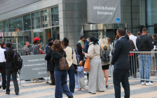 纽约华男与6岁儿被ICE拘留后 已一同遣返中国