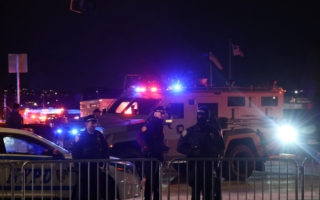 马杜罗抵曼哈顿 大批警察和执法人员押送