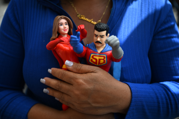 一文看懂：马杜罗夫妇被控哪些罪名？