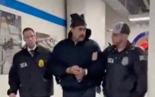 【更新】马杜罗夫妇被押送至纽约法院