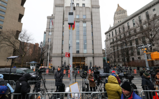 马杜罗夫妇纽约过堂 法官设定3月17日出庭