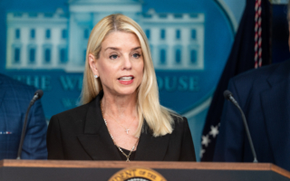 美国司法部长:逮捕马杜罗是执法行动