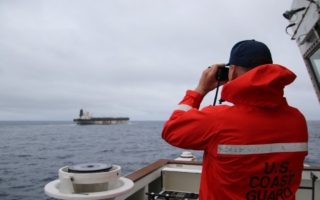 美军扣押2艘委国相关船只 一艘挂俄国旗