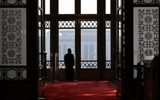 网民盼美军“北京抓习”分析：中共坐火山口