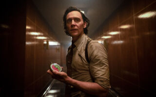 传《复仇者5》洛基将举起雷神之槌对抗末日博士