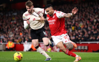 英超：阿森纳战平利物浦 以六分优势领跑