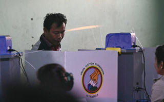 缅甸政变后首次大选 进入第二轮投票