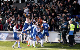 足总杯：卫冕冠军惨遭非职业球队淘汰出局