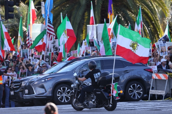 组图：多国民众集会声援伊朗抗议者